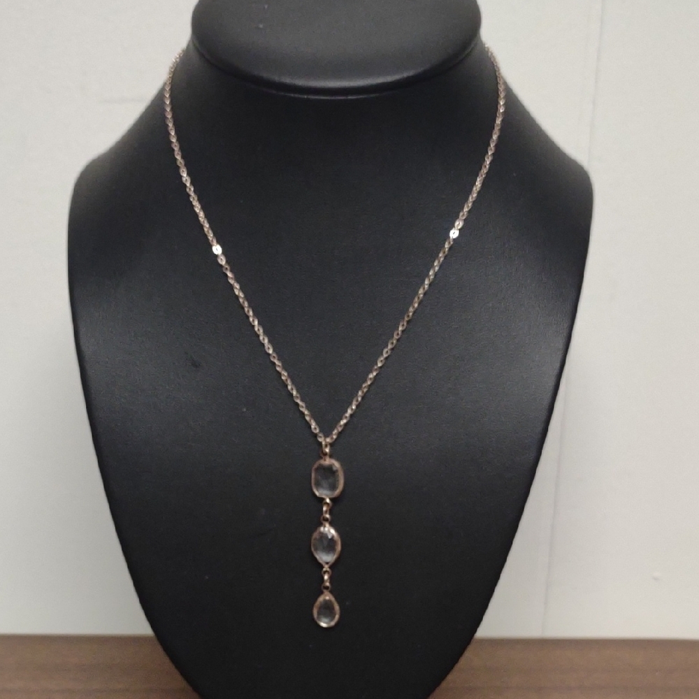 Gold Tone Pendant Necklace